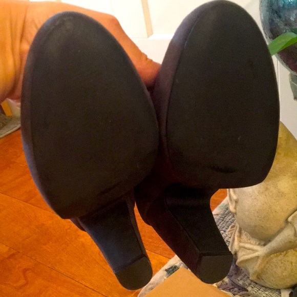 Me Too Gray Faux Suede Heels - Picture 2 of 5